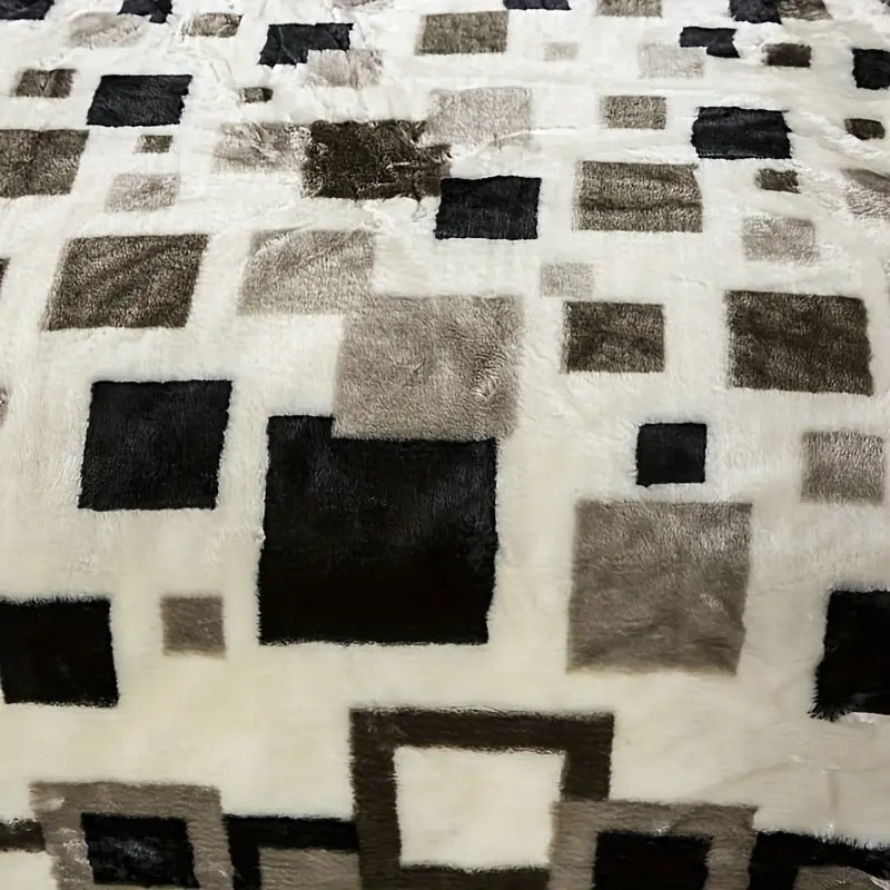 Luxury Mink Velvet Blanket with Geometric Design – Ultra Soft Winter Blanket for Queen Size Bed