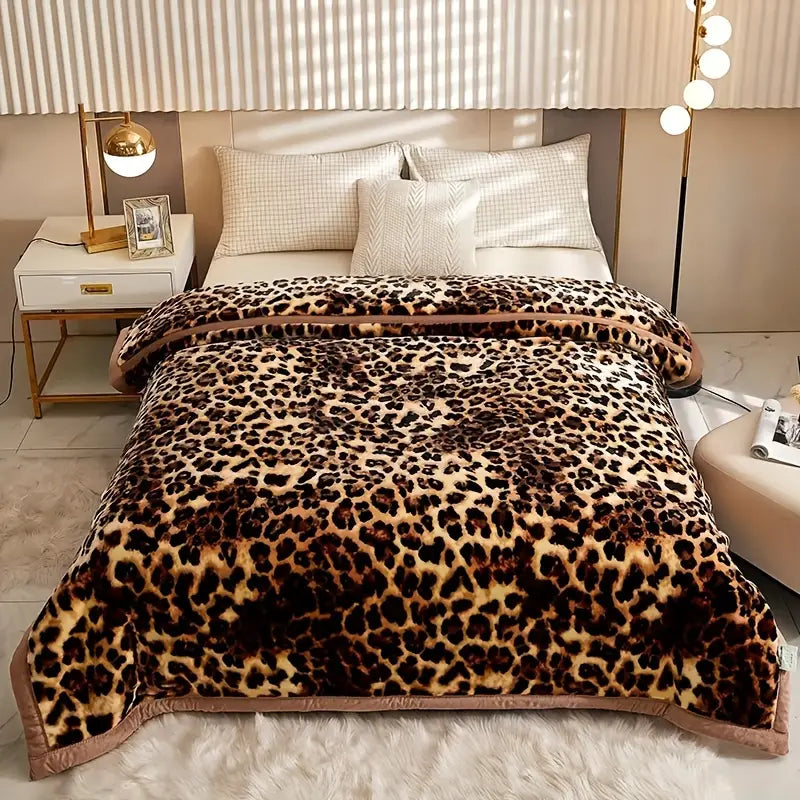 Luxurious Leopard Print Plush Blanket - Soft, Warm & Cozy Throw for Ultimate Comfort