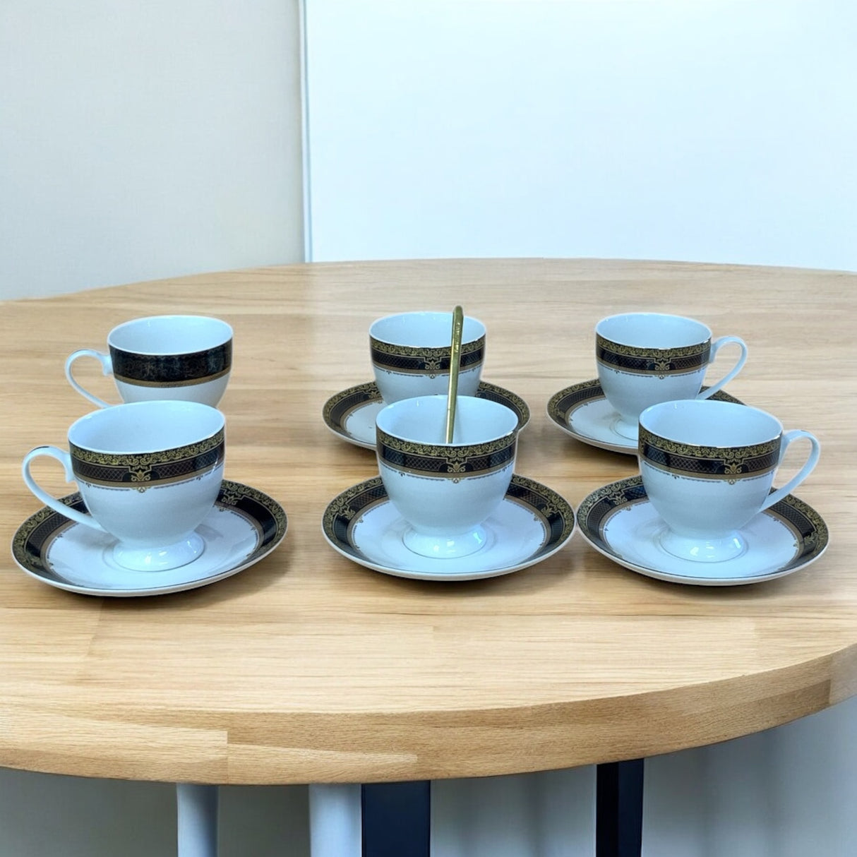 Tea-Time Bliss – 12-Piece Luxury Tea Set for Family & Friends