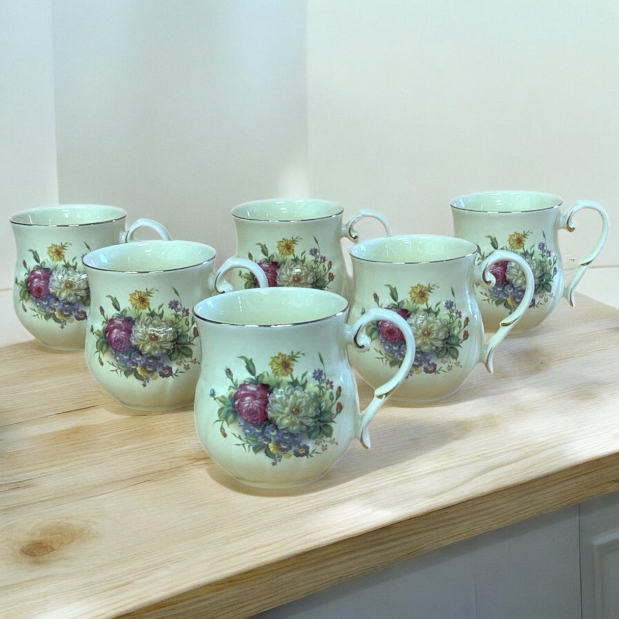 Elegant 6-Piece Tea Set for a Delightful Tea-Time