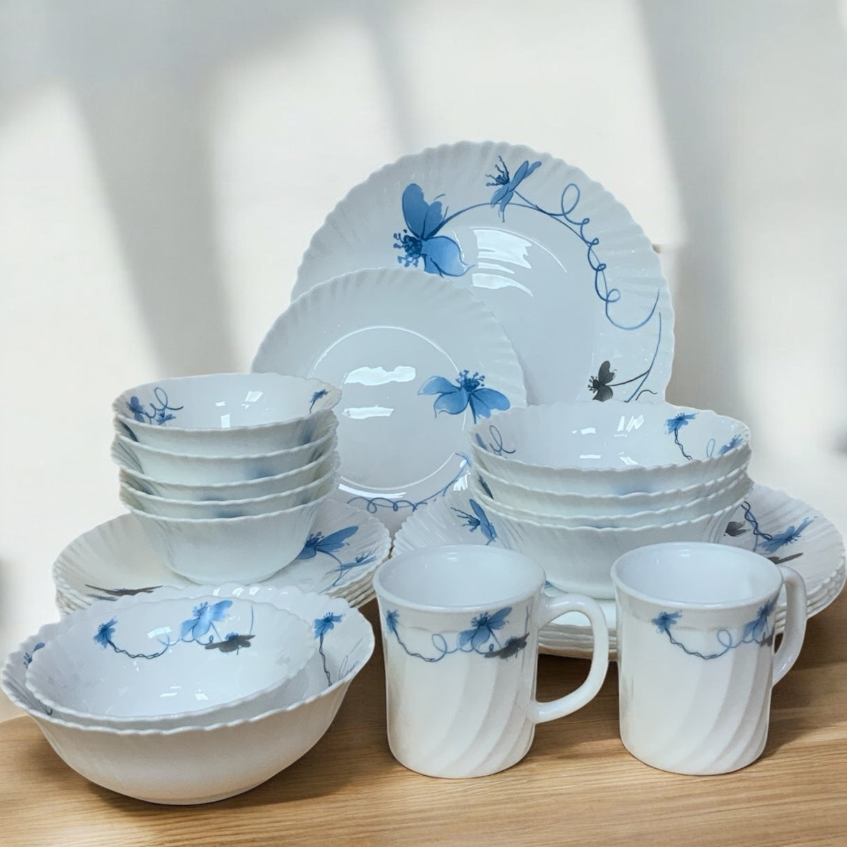Luxury 30-Piece Floral Dinner Set β Stylish Dining for Families & Guests