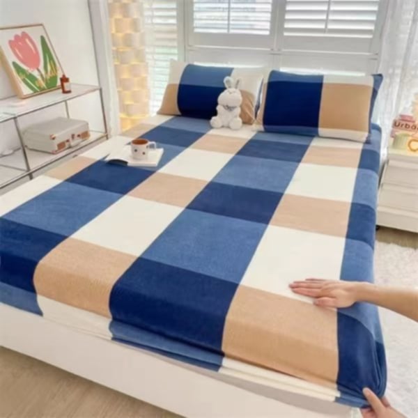 King Size Fleece Fitted Bedsheet Set with 2 Pillowcases – Warm, Cozy & Stylish