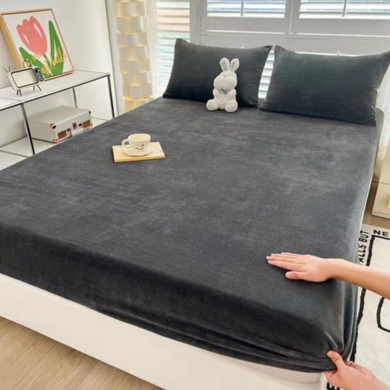 Queen Size Ultra-Soft Fleece Fitted Bedsheet Set with 2 Pillowcases – Warm & Cozy Bedding for All Seasons