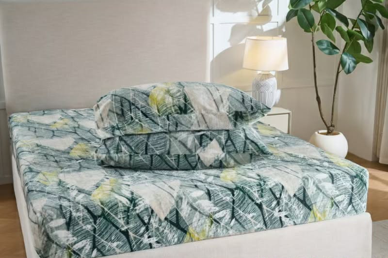Fleece Flannel Bedsheet Set – Ultra Soft Geometric Leaf Print | King, Queen & Twin Sizes | Deep Pocket Fitted Sheet