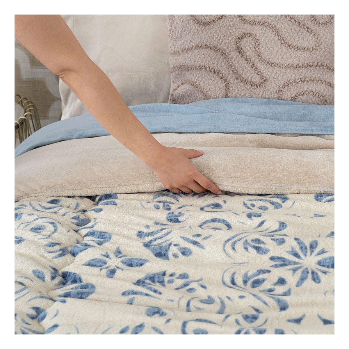 King Size Fleece Comforter Set 220x230 cm – Ultra-Soft Plush Bedding with 2 Pillowcases (50x70 cm), Elegant Pattern Design