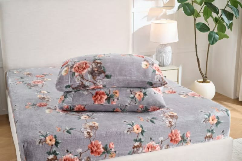 Luxury Floral Fleece Flannel Bedsheet Set – Ultra-Soft Warm Bedding with Deep Pocket Fit (King/Queen/Twin)